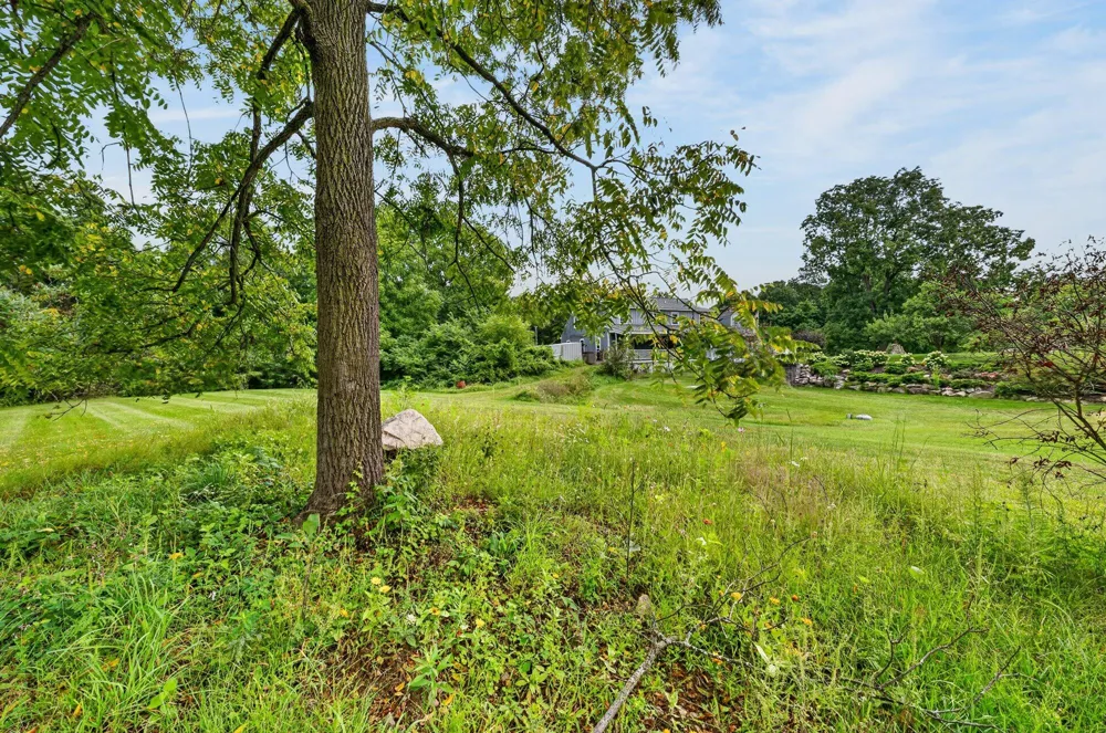 5891 Wood School Road Freeport, MI 49325