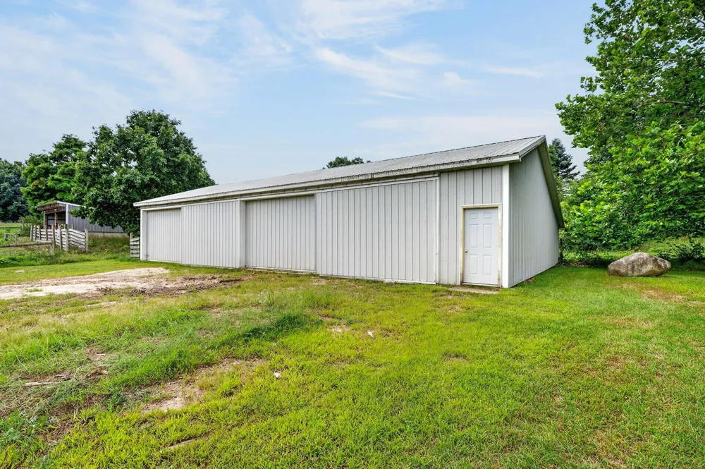 5891 Wood School Road Freeport, MI 49325