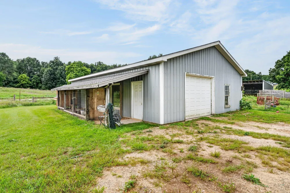 5891 Wood School Road Freeport, MI 49325