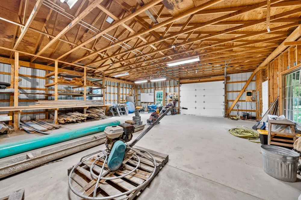 5891 Wood School Road Freeport, MI 49325