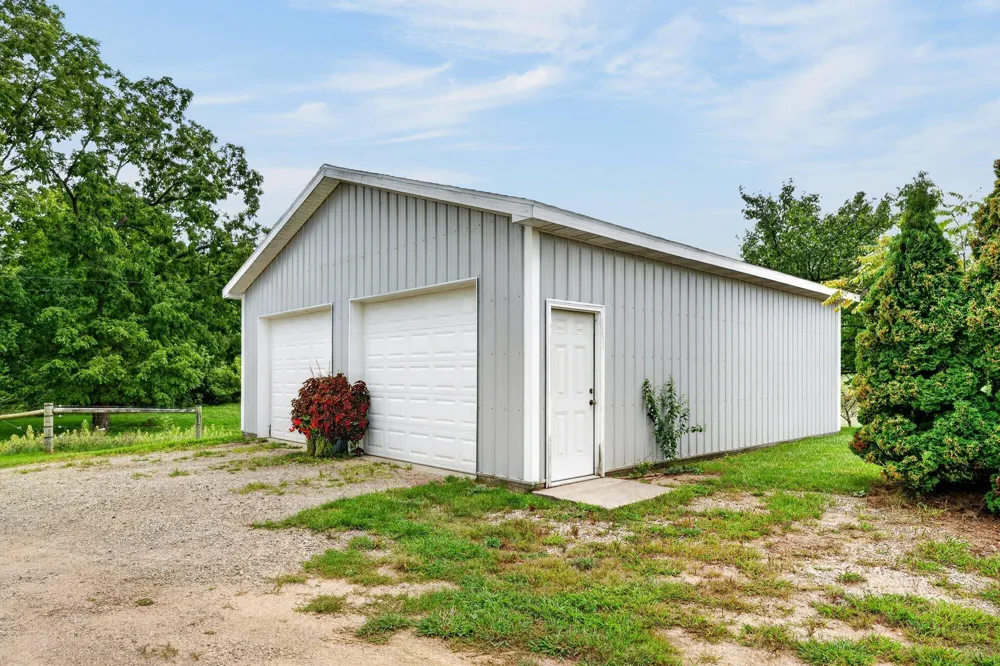 5891 Wood School Road Freeport, MI 49325