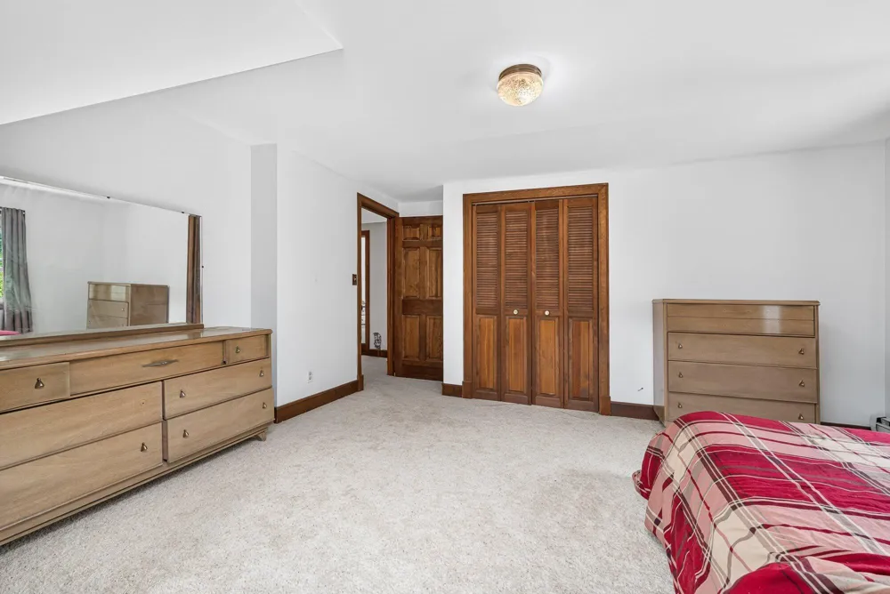 5891 Wood School Road Freeport, MI 49325