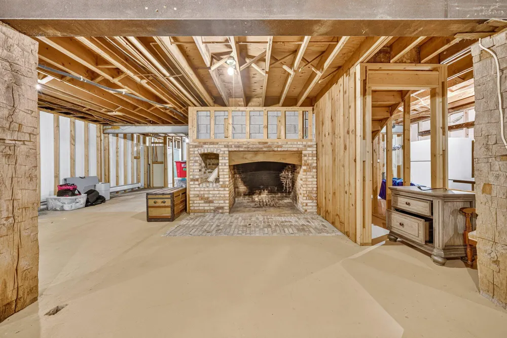 5891 Wood School Road Freeport, MI 49325