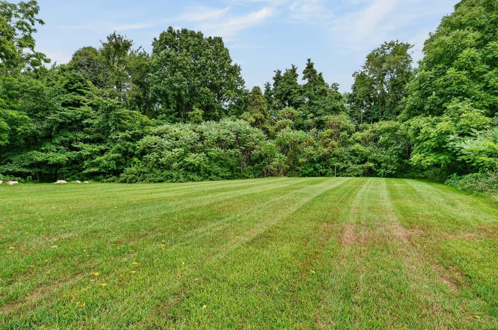 5891 Wood School Road Freeport, MI 49325