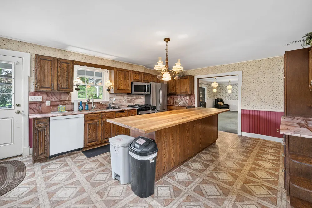 5891 Wood School Road Freeport, MI 49325