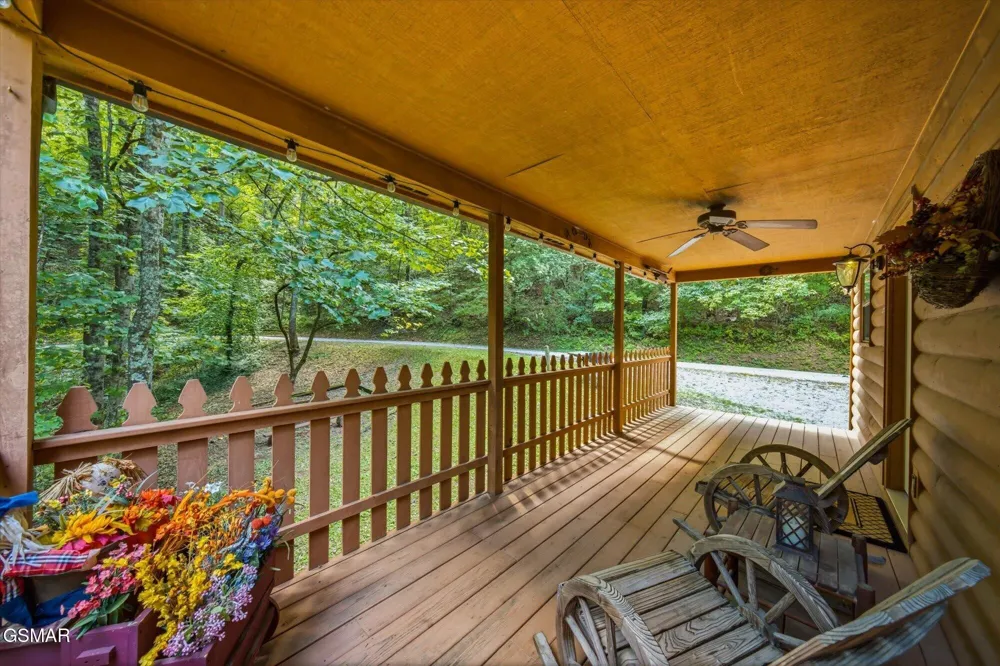 3163 Sourwood Way Sevierville, TN 37862