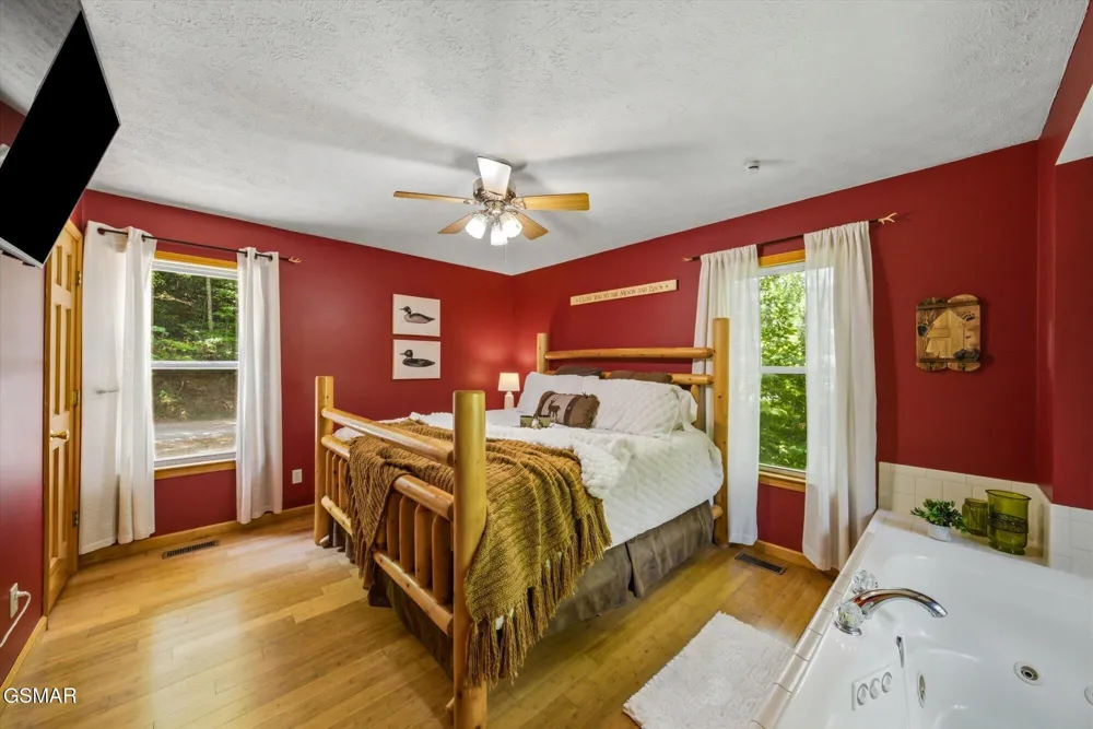 3163 Sourwood Way Sevierville, TN 37862