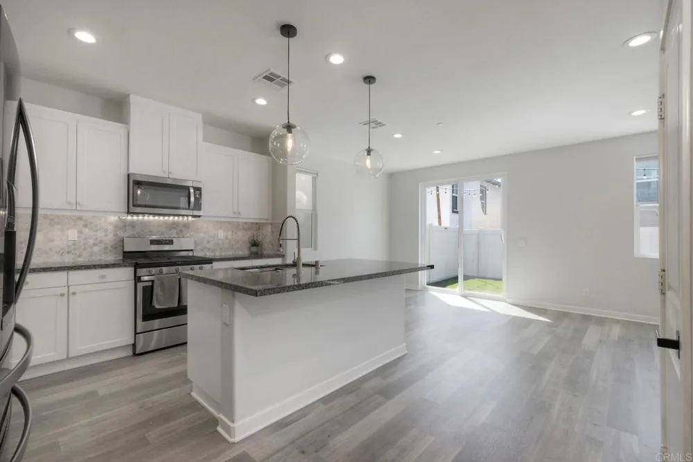 4141 Mission Tree Way Oceanside, CA 92057