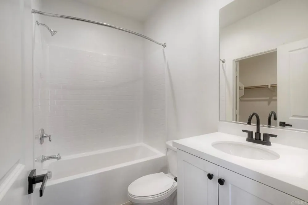 4141 Mission Tree Way Oceanside, CA 92057