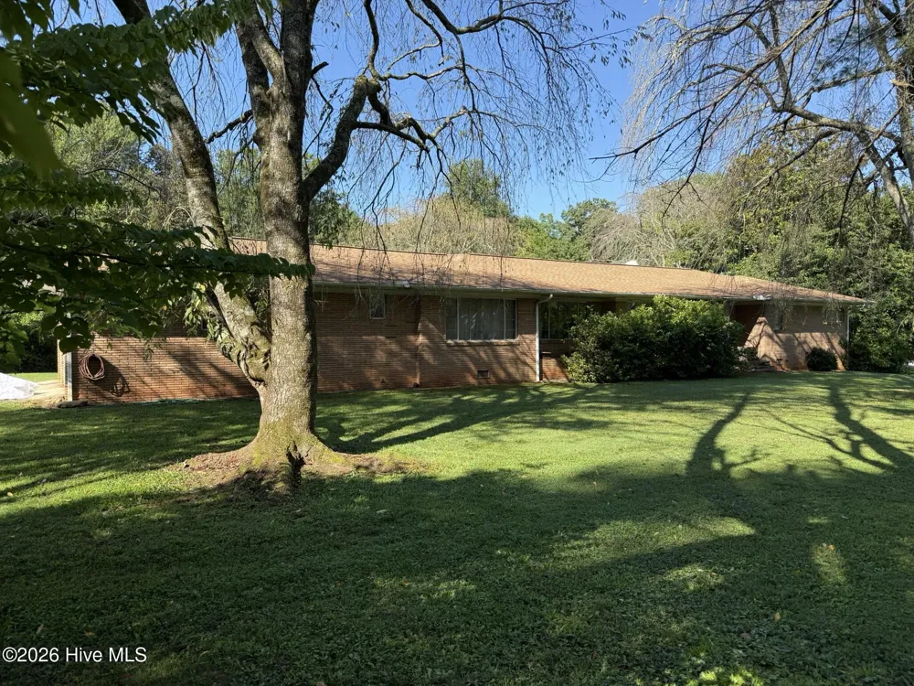 16 Hemlock Way Andrews, NC 28901