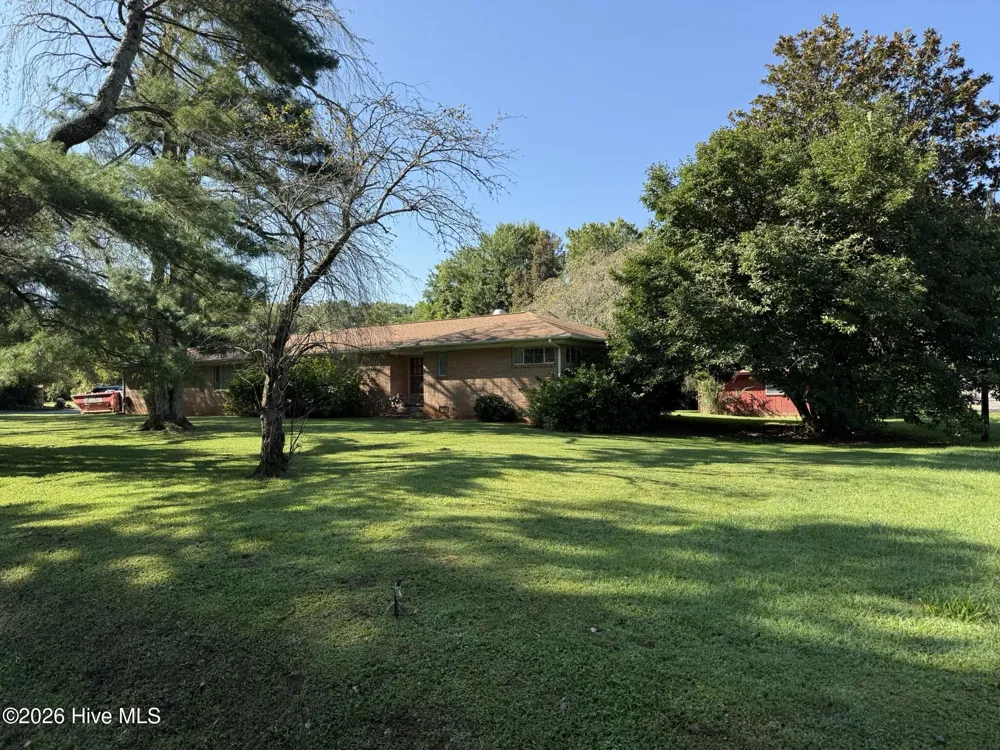 16 Hemlock Way Andrews, NC 28901