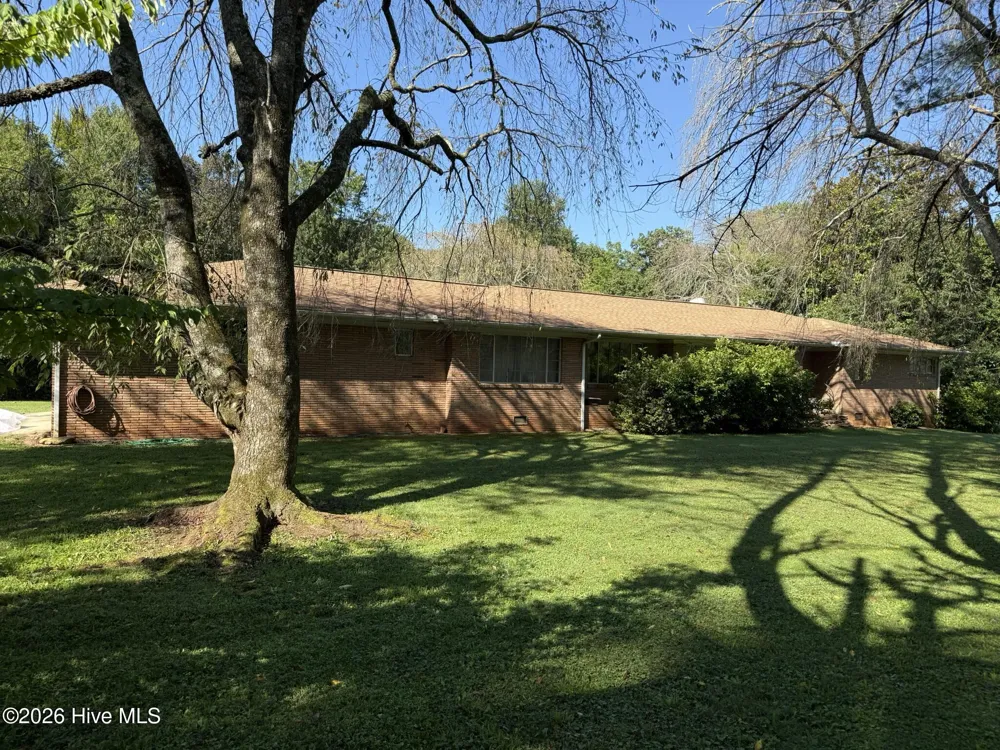 16 Hemlock Way Andrews, NC 28901