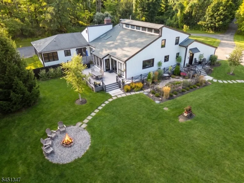 11 Tara Way Franklin, NJ 08867