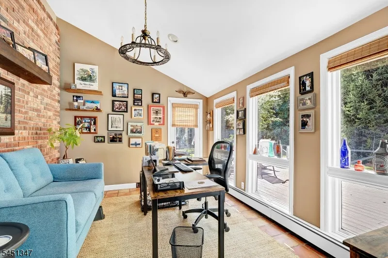 11 Tara Way Franklin, NJ 08867