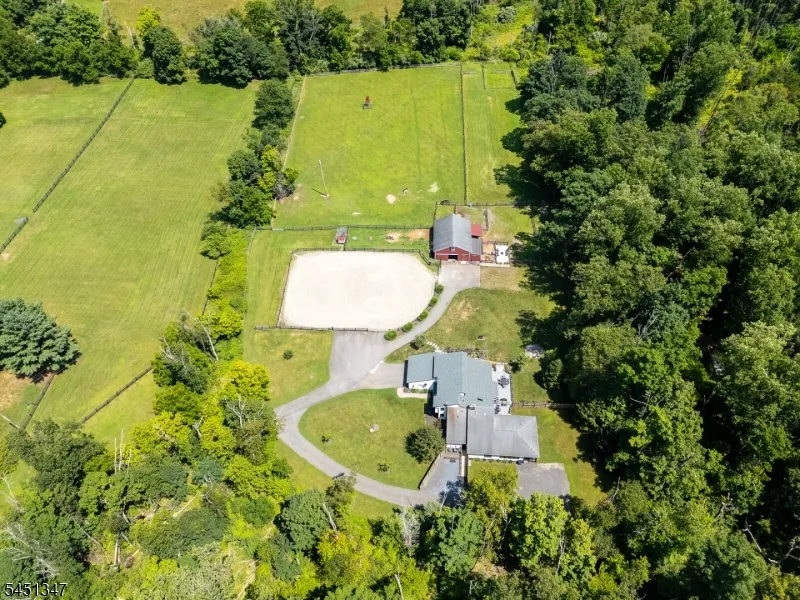11 Tara Way Franklin, NJ 08867