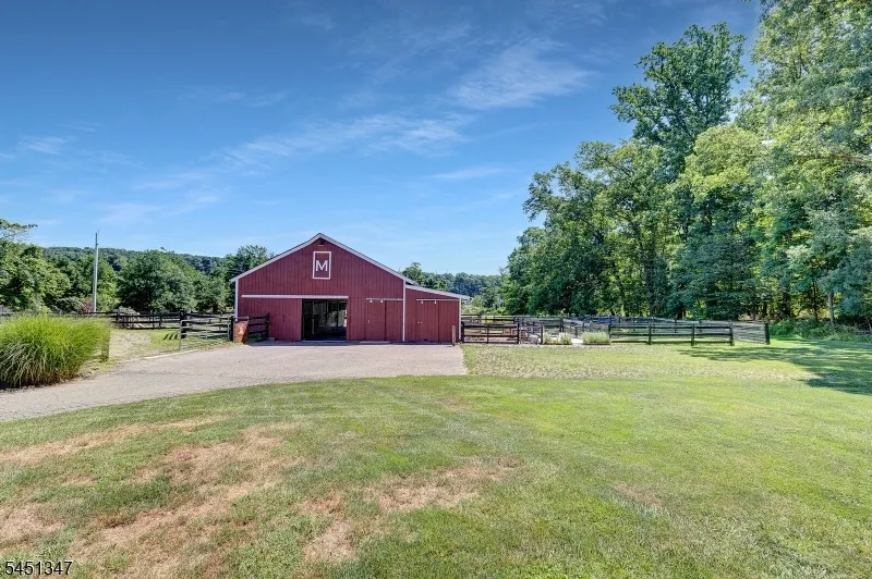 11 Tara Way Franklin, NJ 08867