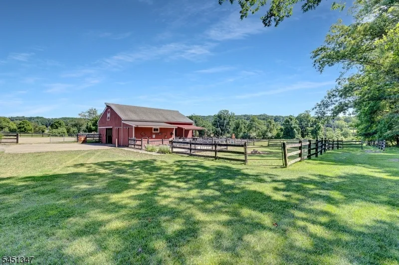 11 Tara Way Franklin, NJ 08867