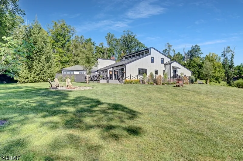 11 Tara Way Franklin, NJ 08867
