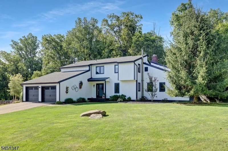 11 Tara Way Franklin, NJ 08867