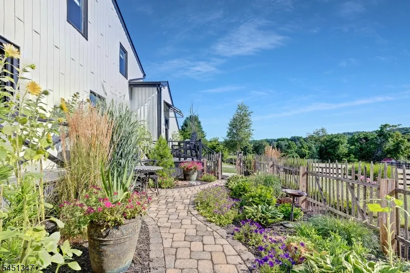 11 Tara Way Franklin, NJ 08867