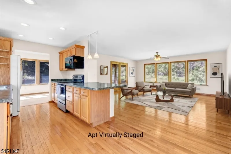 11 Tara Way Franklin, NJ 08867