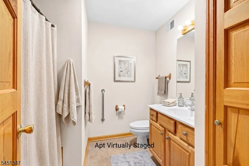 11 Tara Way Franklin, NJ 08867