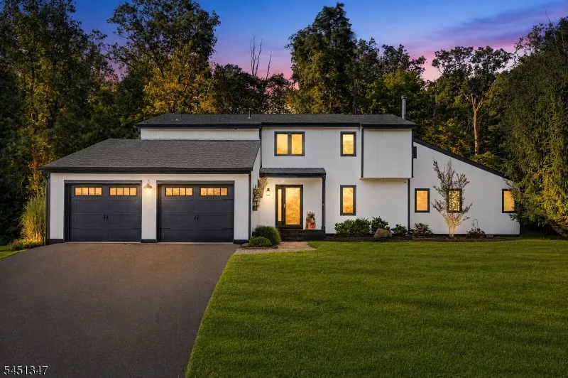 11 Tara Way Franklin, NJ 08867