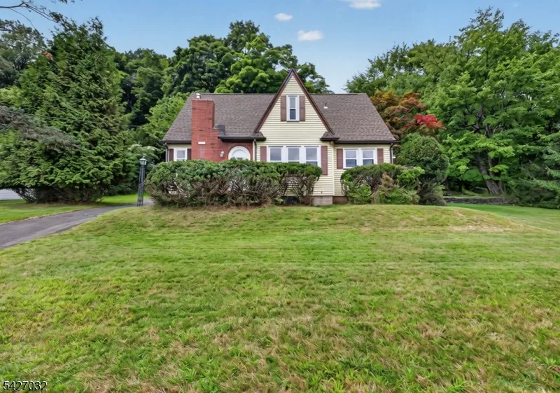 1208 Pompton Ave Cedar Grove, NJ 07009