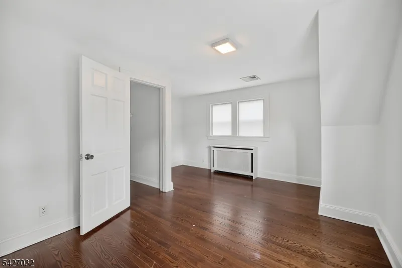 1208 Pompton Ave Cedar Grove, NJ 07009