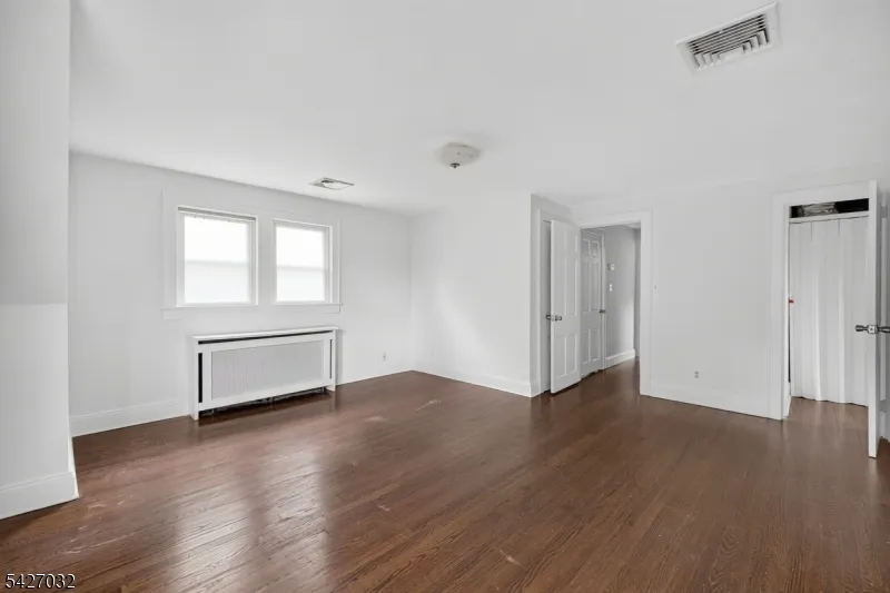 1208 Pompton Ave Cedar Grove, NJ 07009