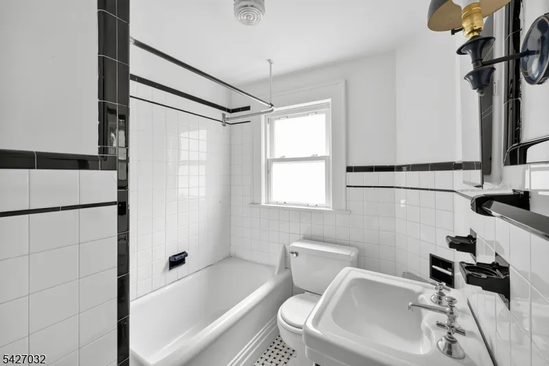 1208 Pompton Ave Cedar Grove, NJ 07009