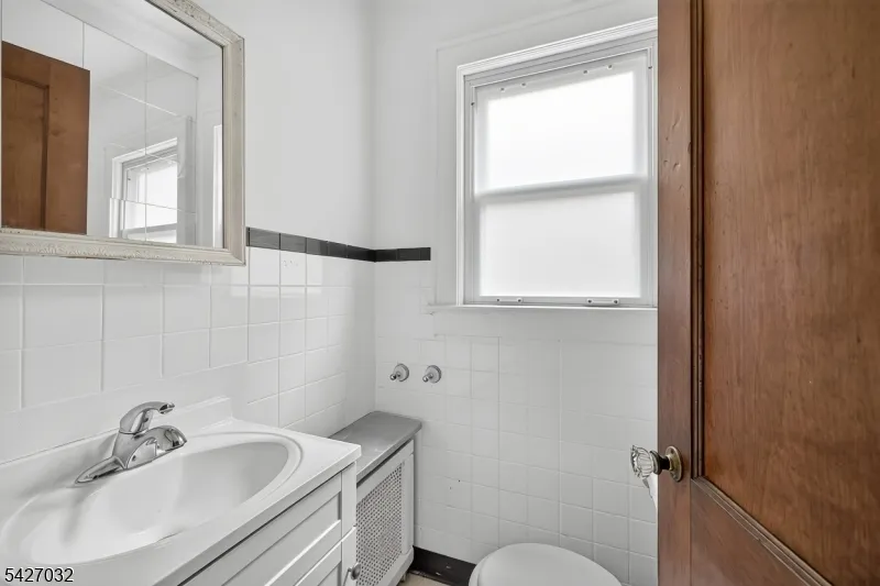 1208 Pompton Ave Cedar Grove, NJ 07009