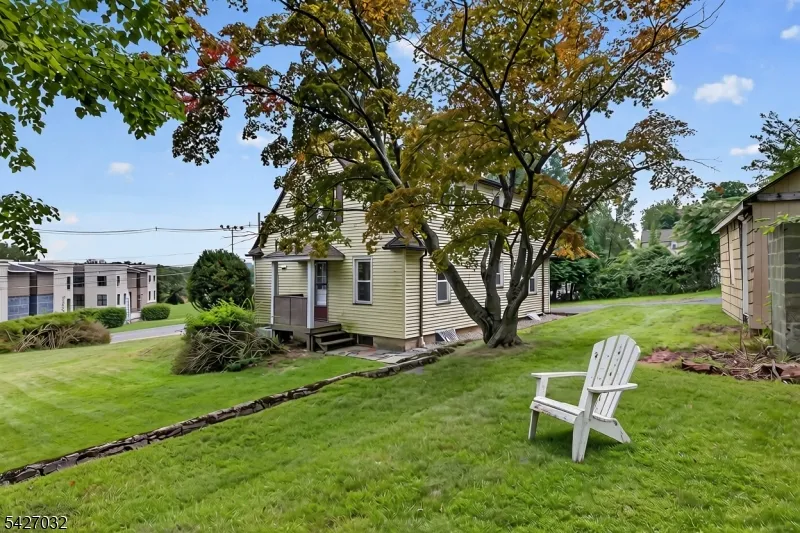 1208 Pompton Ave Cedar Grove, NJ 07009