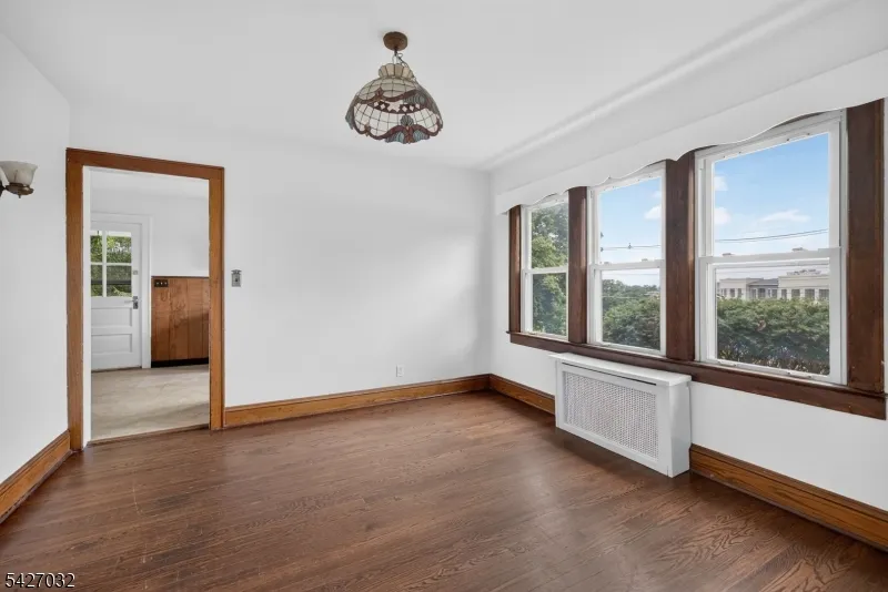 1208 Pompton Ave Cedar Grove, NJ 07009