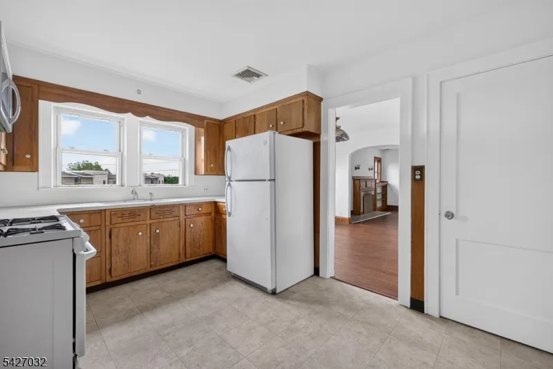 1208 Pompton Ave Cedar Grove, NJ 07009