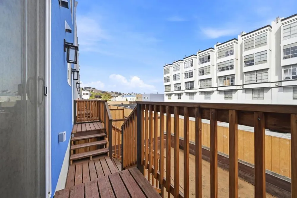 55 Calgary Street Daly City, CA 94014
