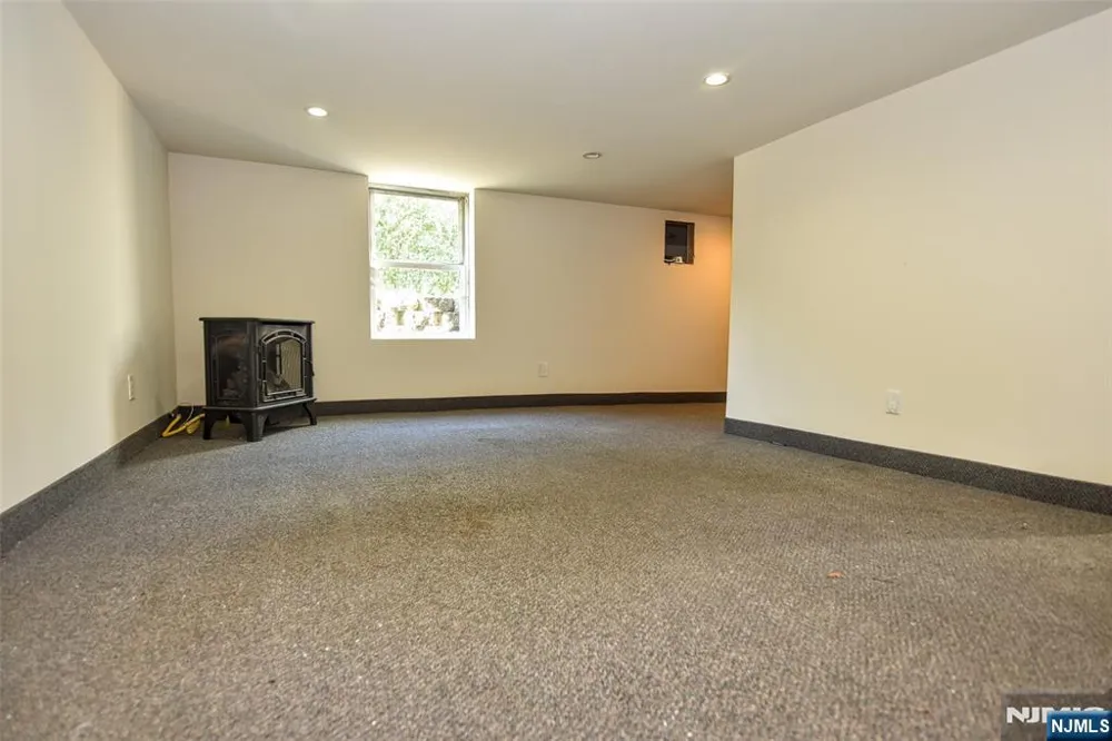 36 Hines Mahwah, NJ 07430