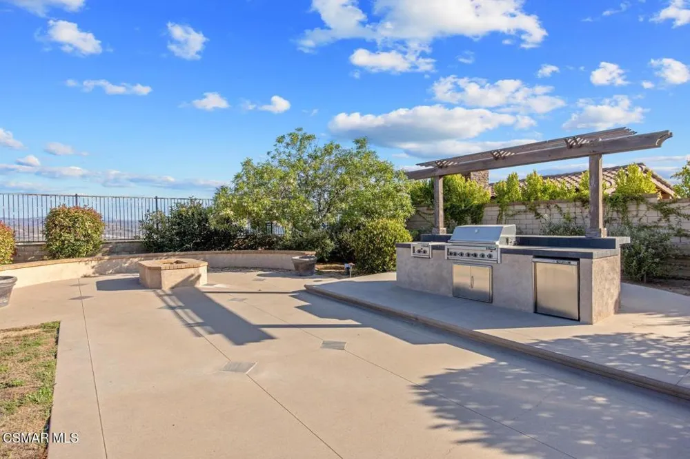 13854 Saddleback Drive Moorpark, CA 93021