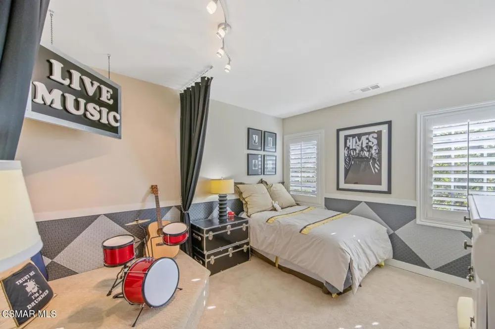 13854 Saddleback Drive Moorpark, CA 93021