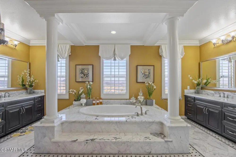 13854 Saddleback Drive Moorpark, CA 93021