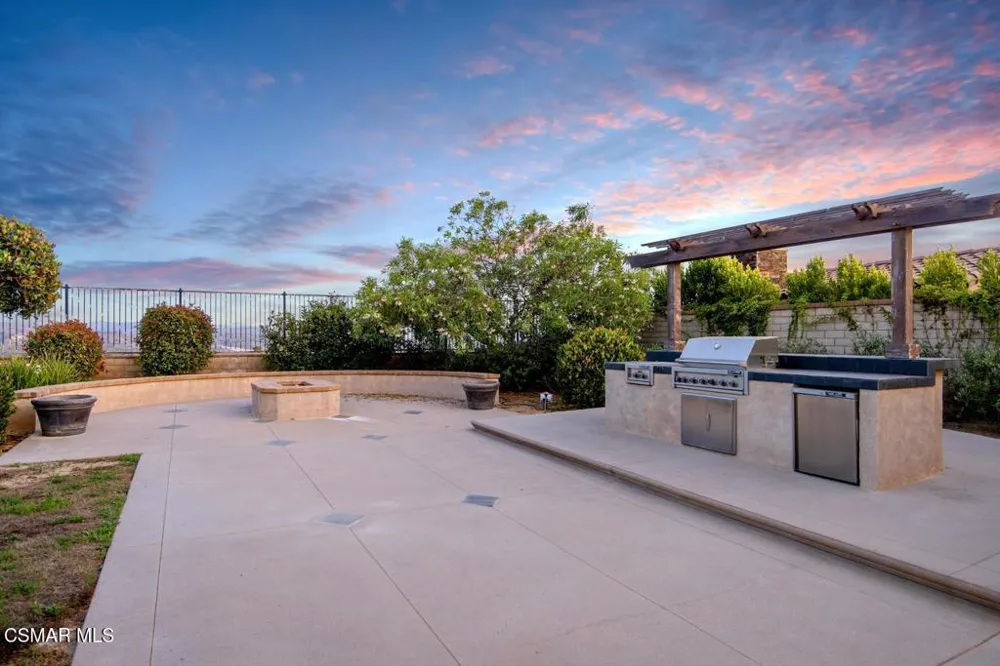 13854 Saddleback Drive Moorpark, CA 93021