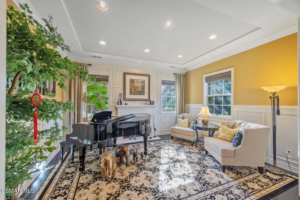 13854 Saddleback Drive Moorpark, CA 93021