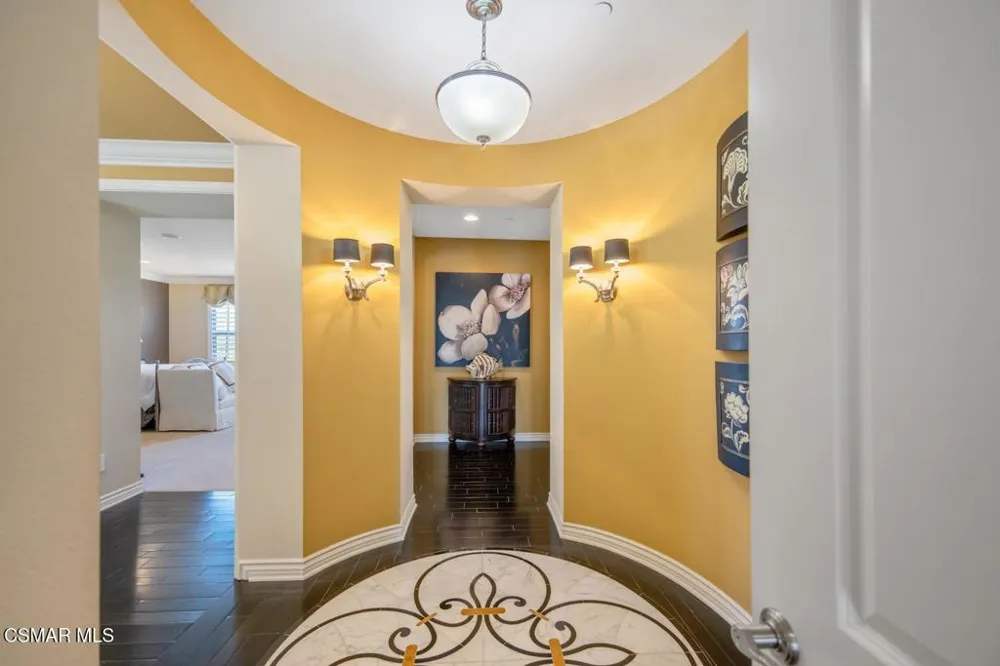 13854 Saddleback Drive Moorpark, CA 93021