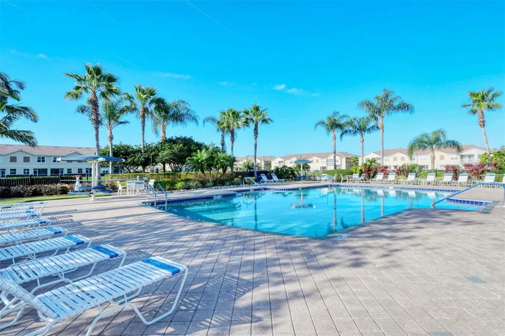 3768 PARKRIDGE CIRCLE #23-104 Sarasota, FL 34243