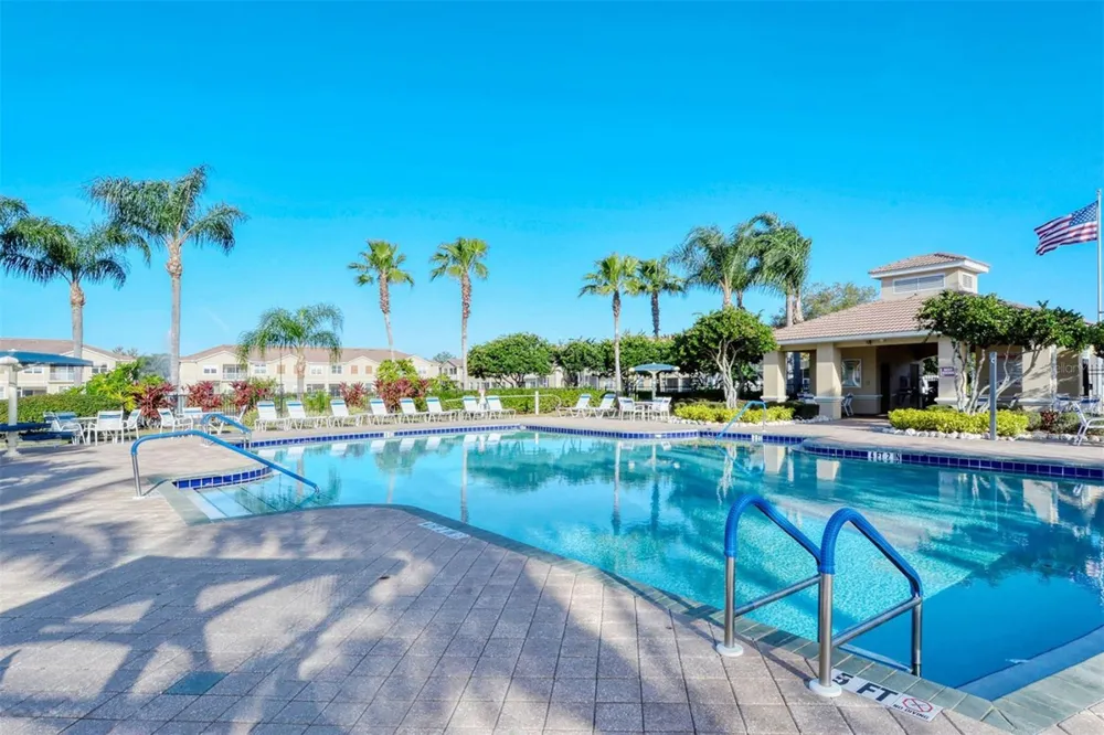 3768 PARKRIDGE CIRCLE #23-104 Sarasota, FL 34243