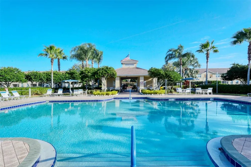 3768 PARKRIDGE CIRCLE #23-104 Sarasota, FL 34243
