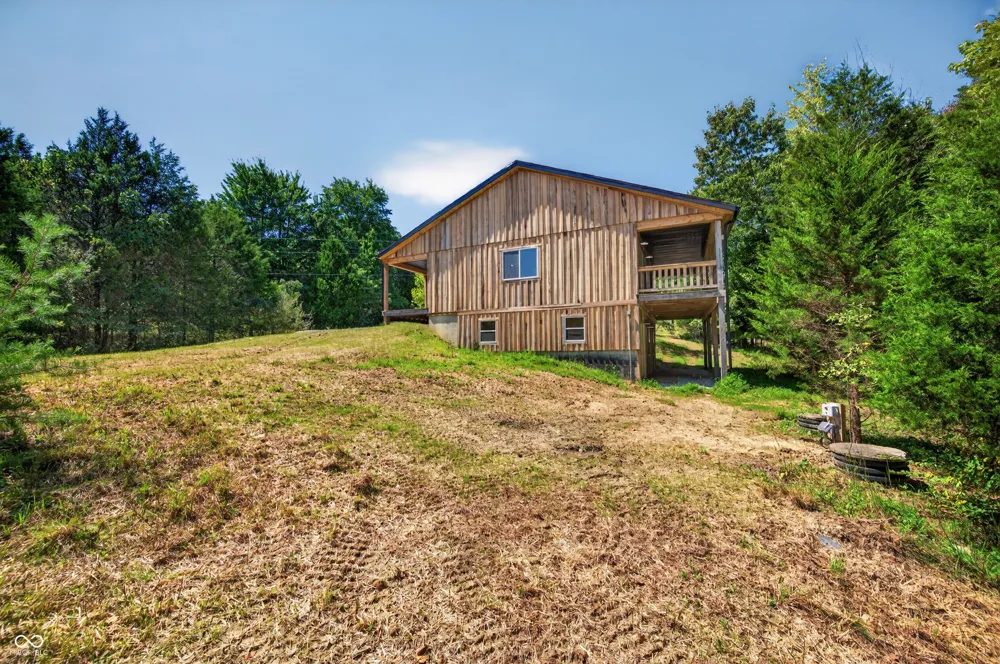 9891 Buffalo Pike Freetown, IN 47235