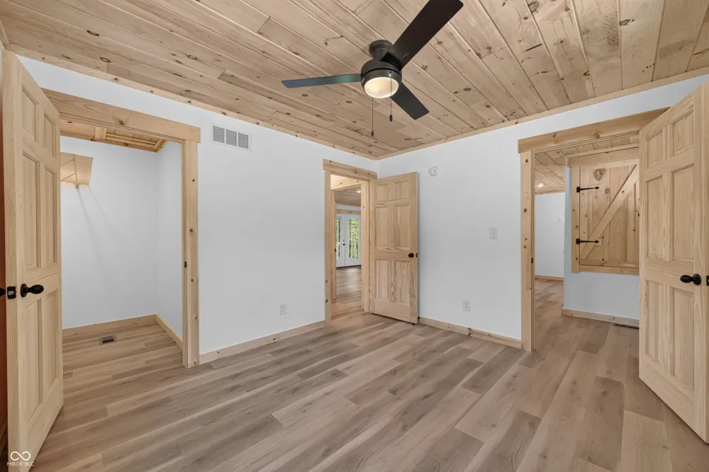 9891 Buffalo Pike Freetown, IN 47235