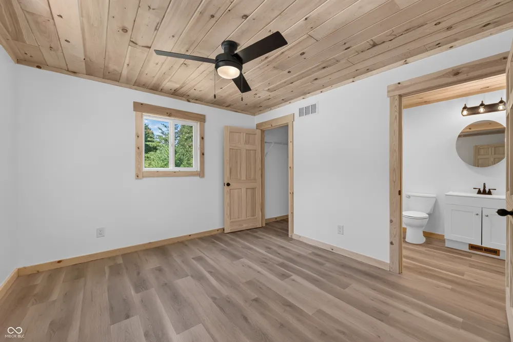 9891 Buffalo Pike Freetown, IN 47235