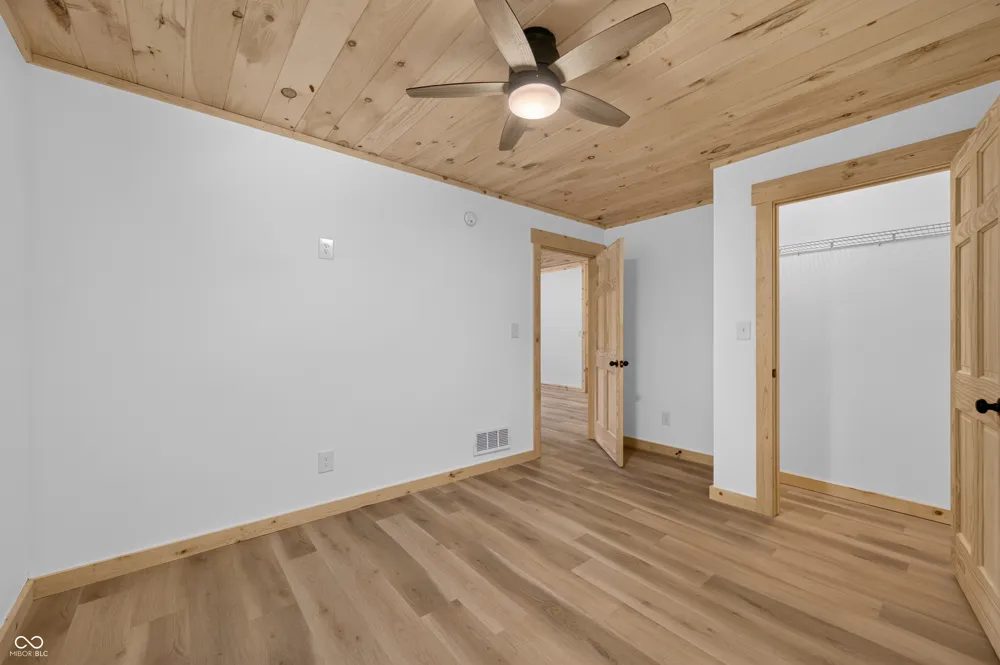 9891 Buffalo Pike Freetown, IN 47235